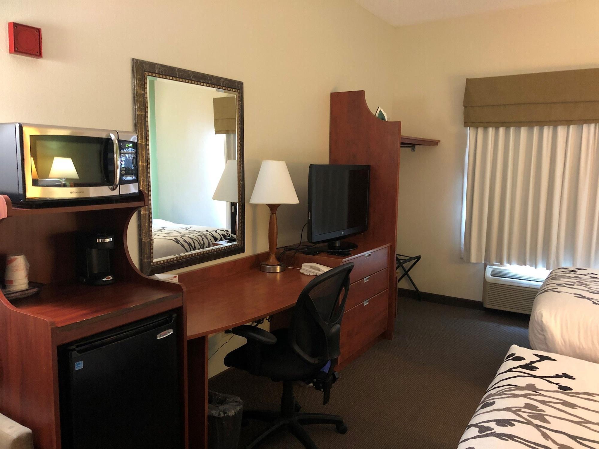 Sleep Inn & Suites Conference Center And Water Park Minot Esterno foto