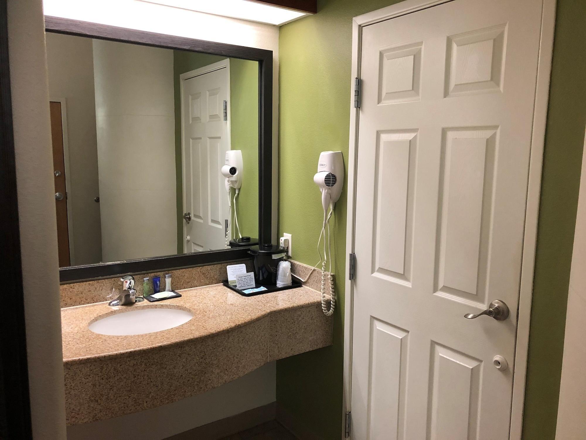 Sleep Inn & Suites Conference Center And Water Park Minot Esterno foto